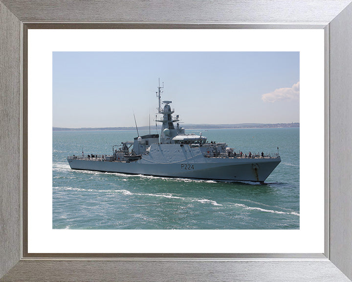 HMS Trent P224 Royal Navy River class patrol vessel Photo Print or Framed Print - Hampshire Prints