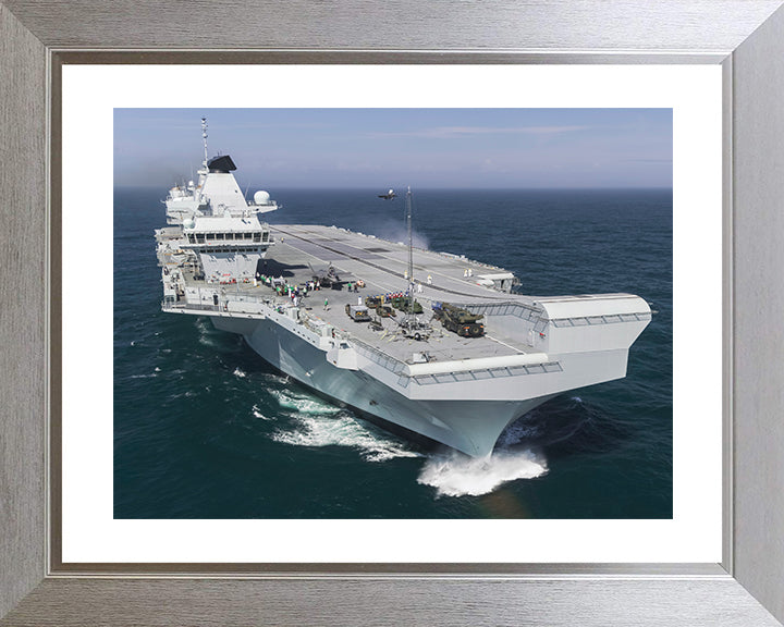 HMS Queen Elizabeth R08 | Photo Print | Framed Print | Queen Elizabeth Class | Aircraft Carrier | Royal Navy Hampshire Prints