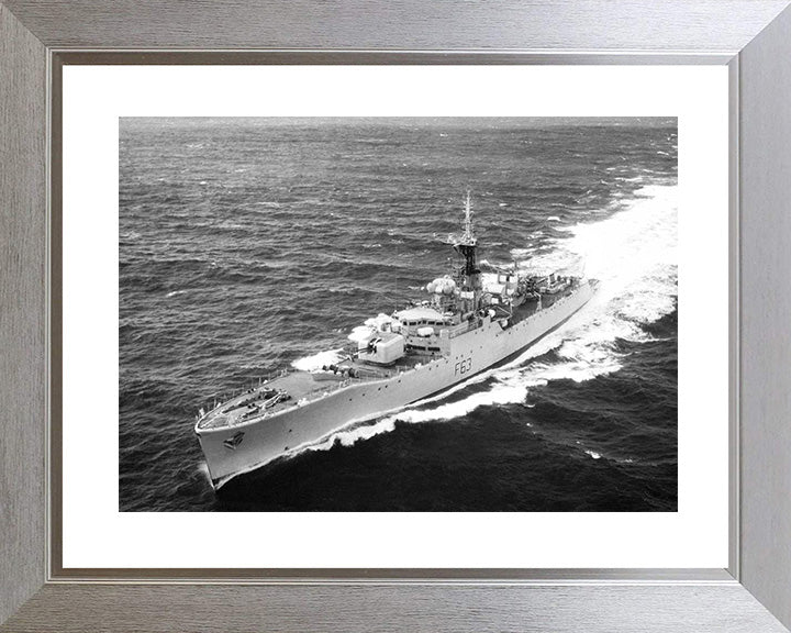 HMS Scarborough F63 Royal Navy Whitby class frigate Photo Print or Framed Print - Hampshire Prints