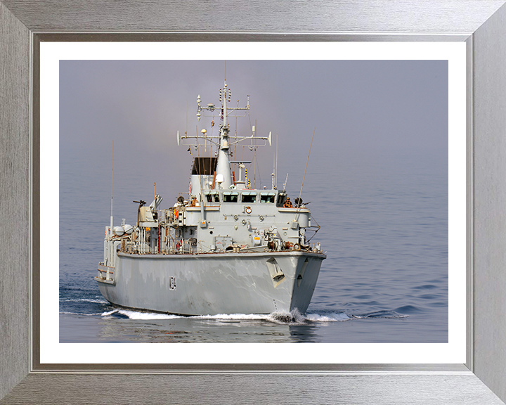 HMS Middleton M34 | Photo Print | Framed Print | Hunt Class | Mine Warfare Vessel | Royal Navy Hampshire Prints