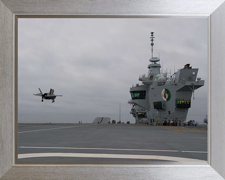 HMS Queen Elizabeth R08 | Photo Print | Framed Print | Queen Elizabeth Class | Aircraft Carrier | Royal Navy Hampshire Prints