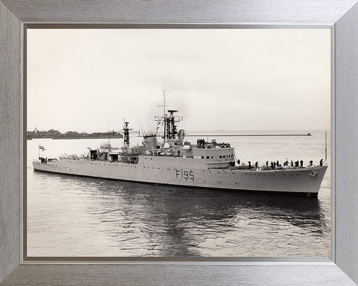 HMS Roebuck F195 (H95) | Photo Print | Framed Print | R Class | Destroyer | Royal Navy Hampshire Prints