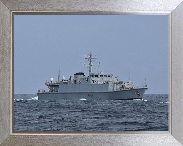 HMS Pembroke M107 | Photo Print | Framed Print | Sandown Class | Minehunter | Royal Navy Hampshire Prints