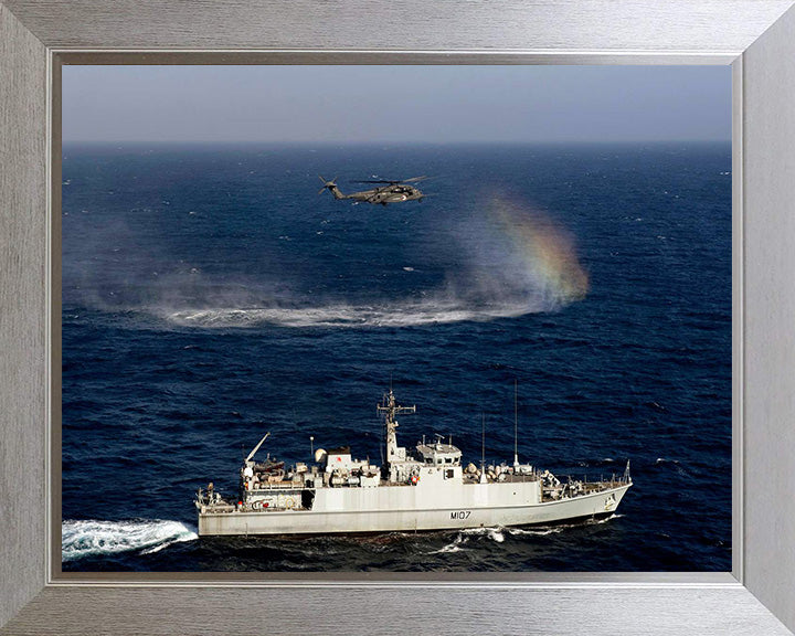 HMS Pembroke M107 | Photo Print | Framed Print | Sandown Class | Minehunter | Royal Navy Hampshire Prints