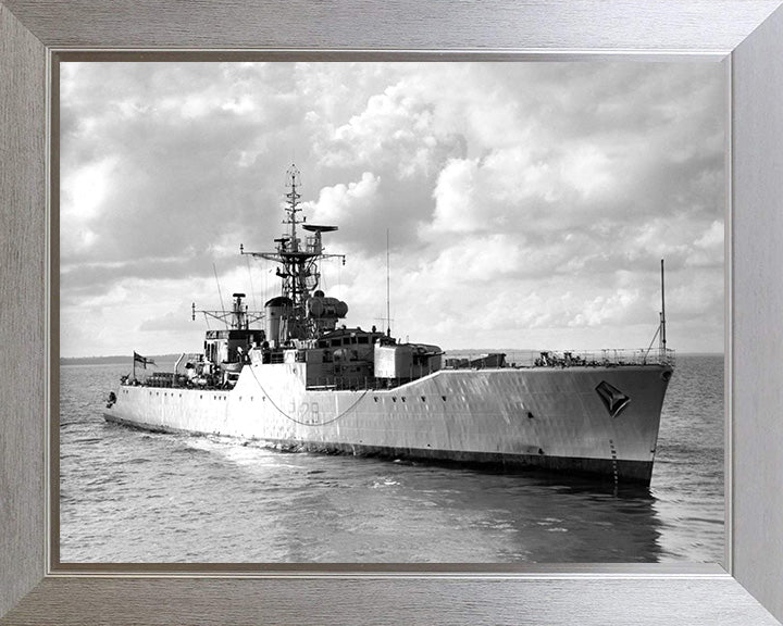 HMS Rhyl F129 | Photo Print | Framed Print | Poster | Rothesay Class | Frigate | Royal Navy Hampshire Prints