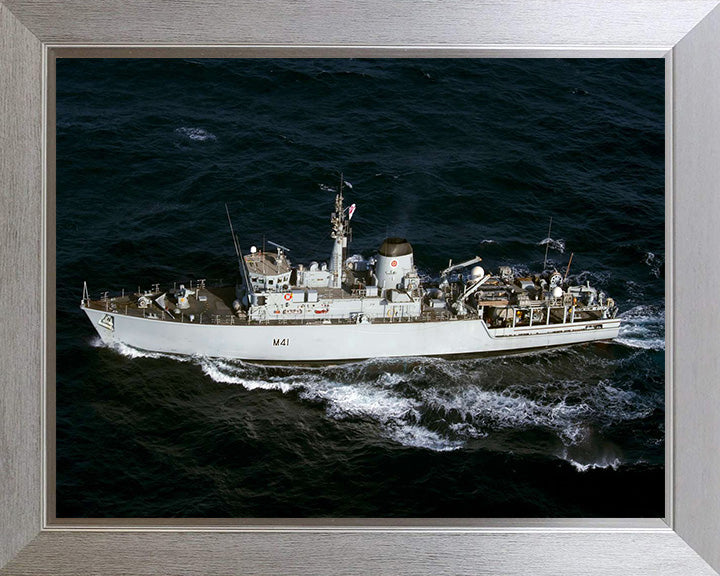 HMS Quorn M41 | Photo Print | Framed Print | Hunt Class | Mine Warfare Vessel | Royal Navy Hampshire Prints