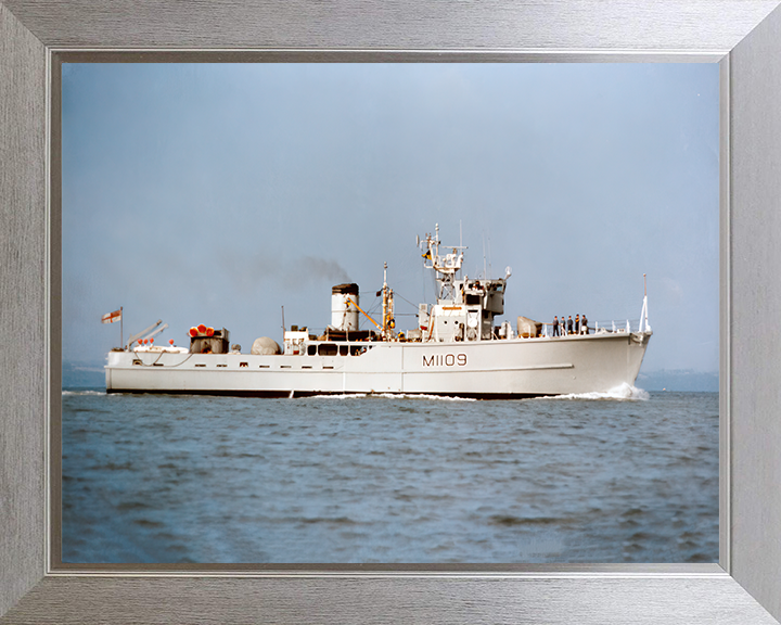 HMS Bickington M1109 | Photo Print | Framed Print | Ton Class | Minesweeper | Royal Navy Hampshire Prints