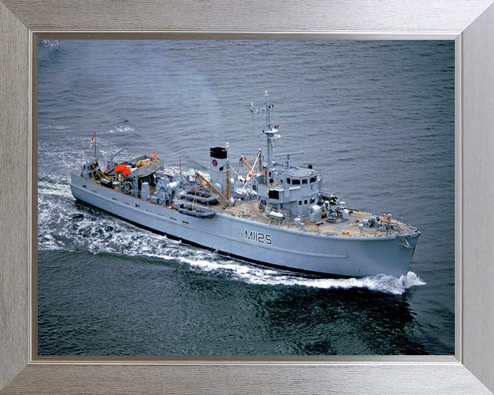 HMS Cuxton M1125 Royal Navy Ton class minesweeper Photo Print or Framed Print Hampshire Prints