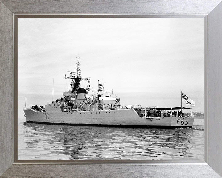 HMS Tenby F65 Royal Navy Whitby Class Frigate Photo Print or Framed Print - Hampshire Prints