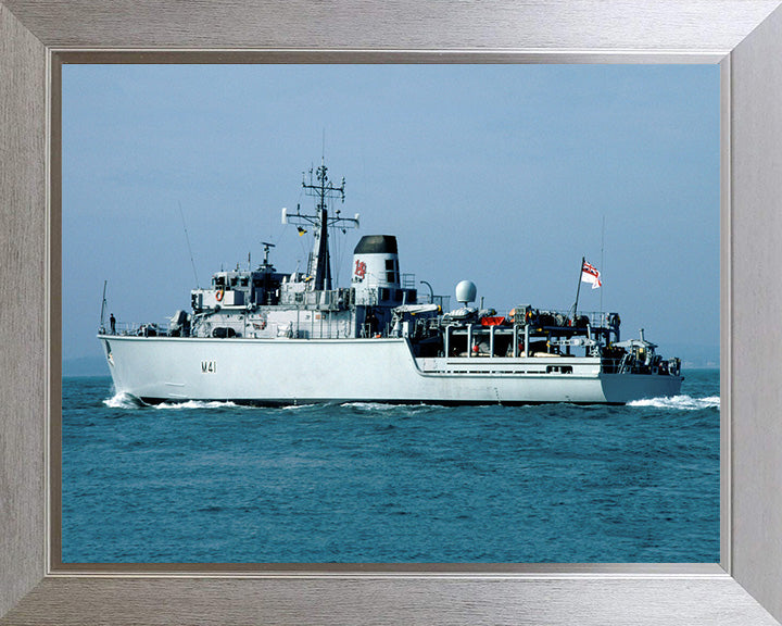 HMS Quorn M41 | Photo Print | Framed Print | Hunt Class | Mine Warfare Vessel | Royal Navy Hampshire Prints