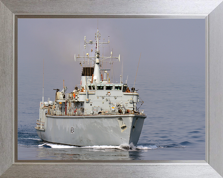 HMS Middleton M34 | Photo Print | Framed Print | Hunt Class | Mine Warfare Vessel | Royal Navy Hampshire Prints