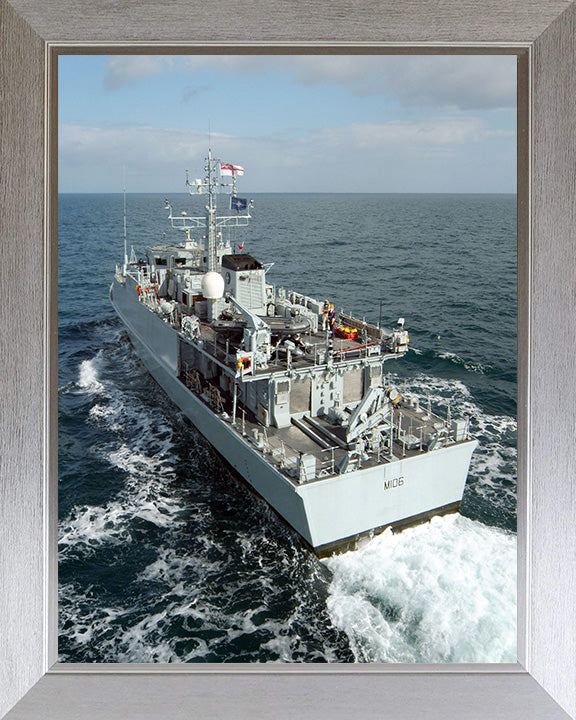 HMS Penzance M106 | Photo Print | Framed Print | Sandown Class | Minehunter | Royal Navy Hampshire Prints