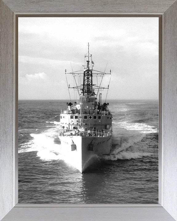 HMS Verulam F29 (R28) | Photo Print | Framed Print | Admiralty V Class | Destroyer | Royal Navy Hampshire Prints