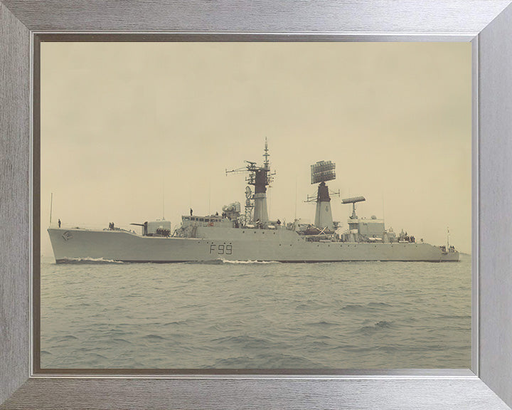 HMS Lincoln F99 Royal Navy Salisbury class frigate Photo Print or Framed Print - Hampshire Prints