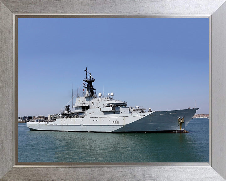 HMS Tyne P281 Royal Navy River class patrol vessel Photo Print or Framed Print - Hampshire Prints