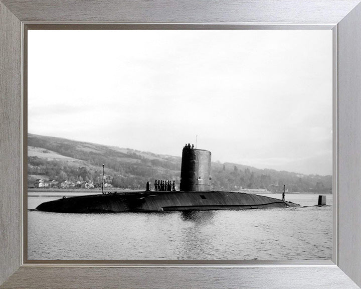 HMS Courageous S50 Submarine | Photo Print | Framed Print | Valiant class | Royal Navy Hampshire Prints