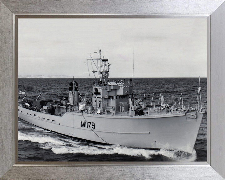 HMS Sefton M1178 Royal Navy Ton class minesweeper Photo Print or Framed Print - Hampshire Prints