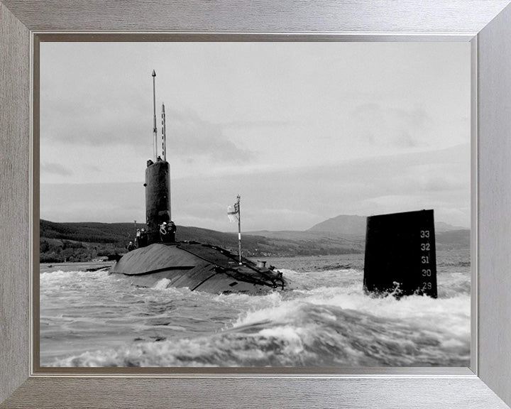 HMS Courageous S50 Submarine | Photo Print | Framed Print | Valiant class | Royal Navy Hampshire Prints