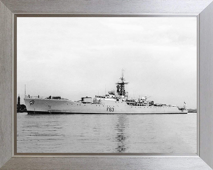 HMS Scarborough F63 Royal Navy Whitby class frigate Photo Print or Framed Print - Hampshire Prints