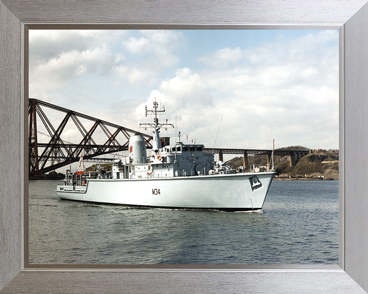 HMS Middleton M34 | Photo Print | Framed Print | Hunt Class | Mine Warfare Vessel | Royal Navy Hampshire Prints