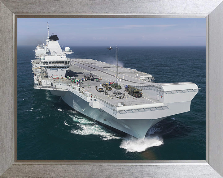 HMS Queen Elizabeth R08 | Photo Print | Framed Print | Queen Elizabeth Class | Aircraft Carrier | Royal Navy Hampshire Prints