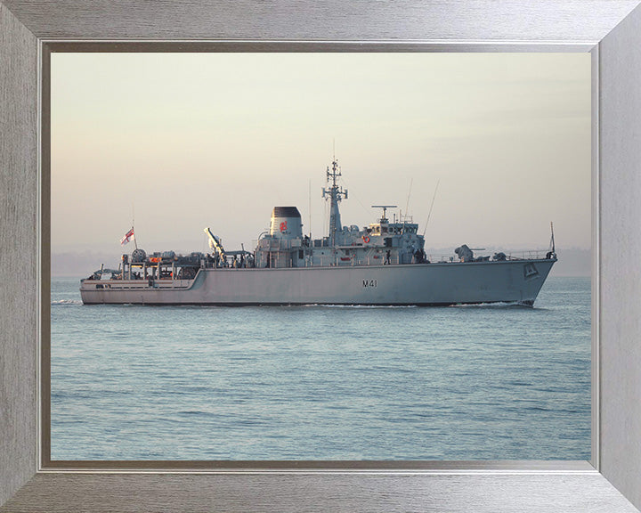 HMS Quorn M41 | Photo Print | Framed Print | Hunt Class | Mine Warfare Vessel | Royal Navy Hampshire Prints