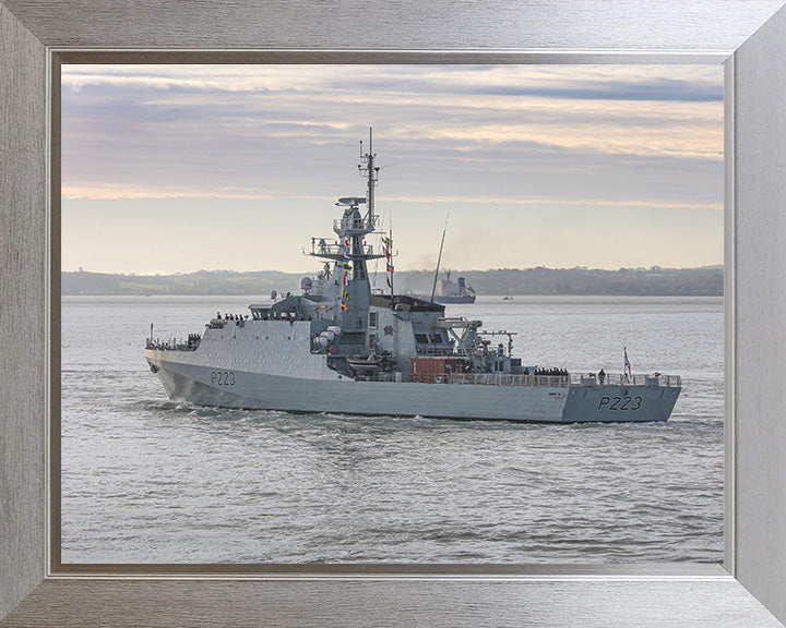 HMS Medway P223 Royal Navy River class patrol vessel Photo Print or Framed Print - Hampshire Prints