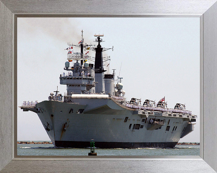 HMS Invincible R05 | Photo Print | Framed Print | Invincible Class | Aircraft Carrier | Royal Navy Hampshire Prints