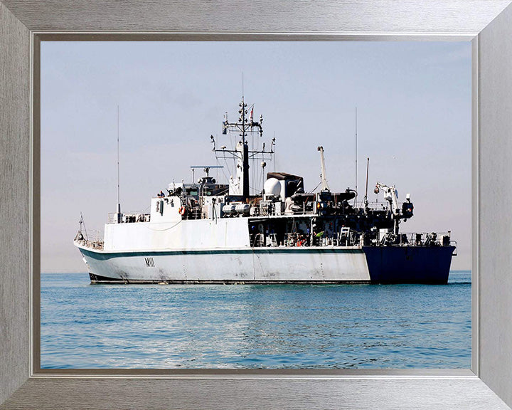 HMS Blyth M111 | Photo Print | Framed Print | Sandown Class | Minehunter | Royal Navy Hampshire Prints