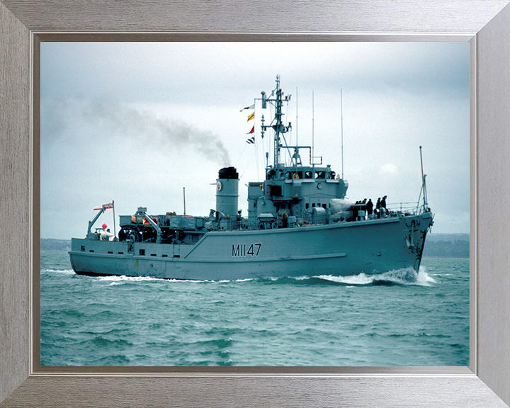 HMS Hubberston M1147 | Photo Print | Framed Print | Ton Class | Minesweeper | Royal Navy Posters, Prints, & Visual Artwork Hampshire Prints