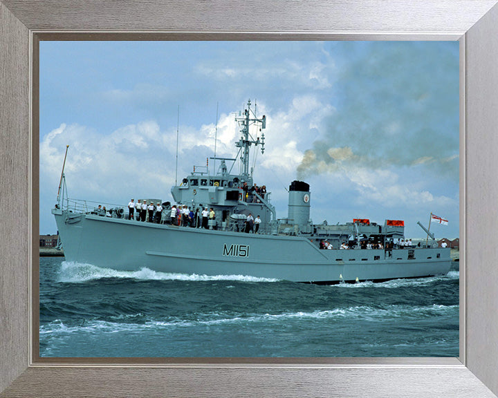 HMS Iveston M1151 Royal Navy Ton Class Minesweeper Photo Print or Framed Print - Hampshire Prints