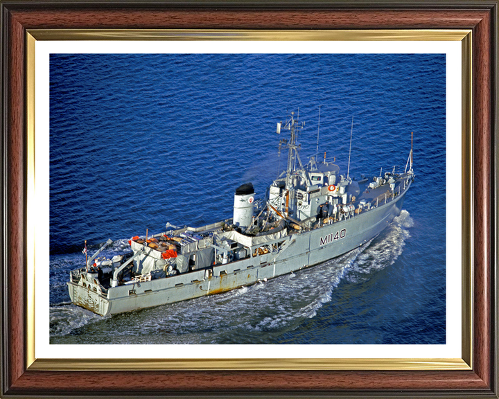 HMS Gavinton M1140 Royal Navy Ton Class Minesweeper Photo Print or Framed Print - Hampshire Prints