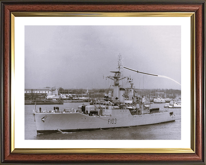 HMS Lowestoft F103 | Photo Print | Framed Print | Rothesay Class | Frigate | Royal Navy Hampshire Prints