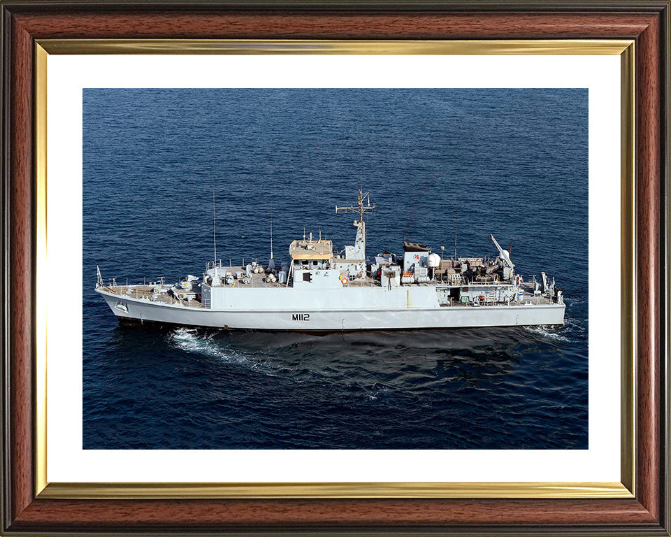HMS Shoreham M112 | Photo Print | Framed Print | Sandown Class | Minehunter | Royal Navy Hampshire Prints