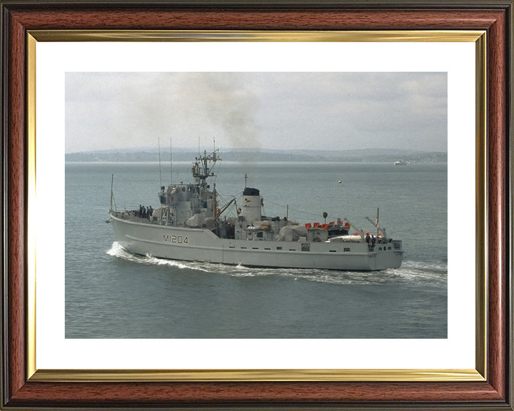 HMS Stubbington M1204 Royal Navy Ton class minesweeper Photo Print or Framed Print - Hampshire Prints