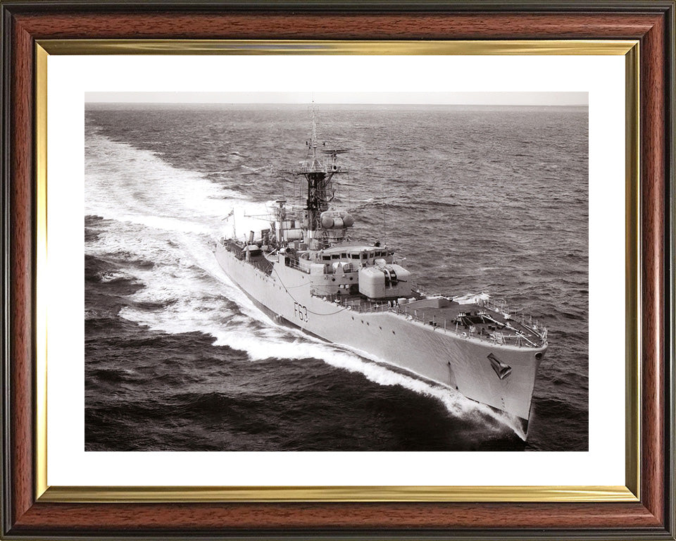 HMS Scarborough F63 | Photo Print | Framed Print | Whitby Class | Frigate | Royal Navy Hampshire Prints