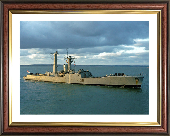 HMS Londonderry F108 Royal Navy Rothesay class frigate Photo Print or Framed Print - Hampshire Prints