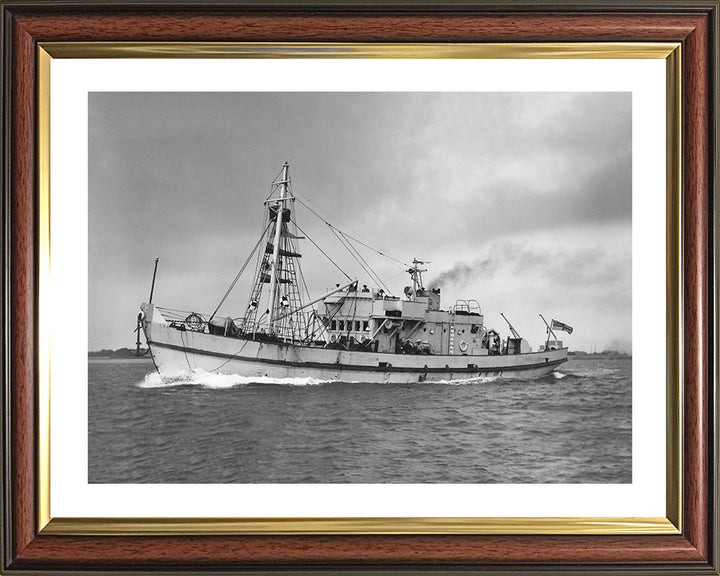 HMS MMS 1717 (J517) | Photo Print | Framed Print | MMS Class | Minesweeper | Royal Navy Hampshire Prints