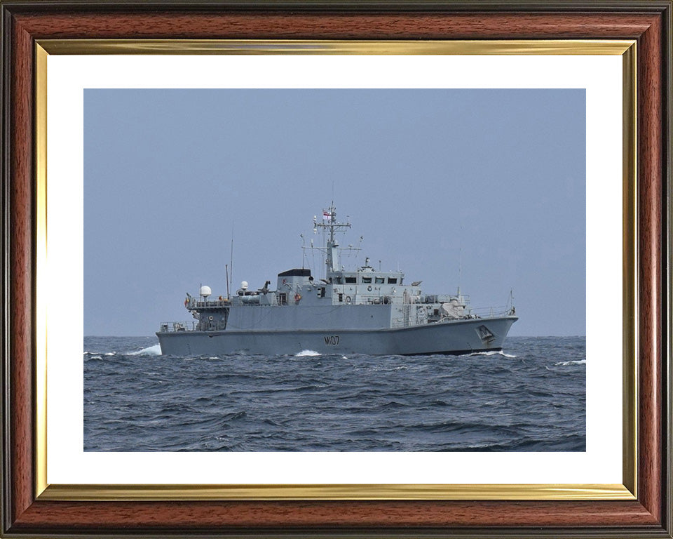 HMS Pembroke M107 | Photo Print | Framed Print | Sandown Class | Minehunter | Royal Navy Hampshire Prints