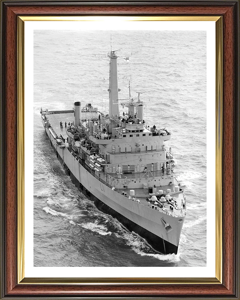 HMS Intrepid L11 | Photo Print | Framed Print | Fearless Class | Amphibious Ship | Royal Navy Hampshire Prints