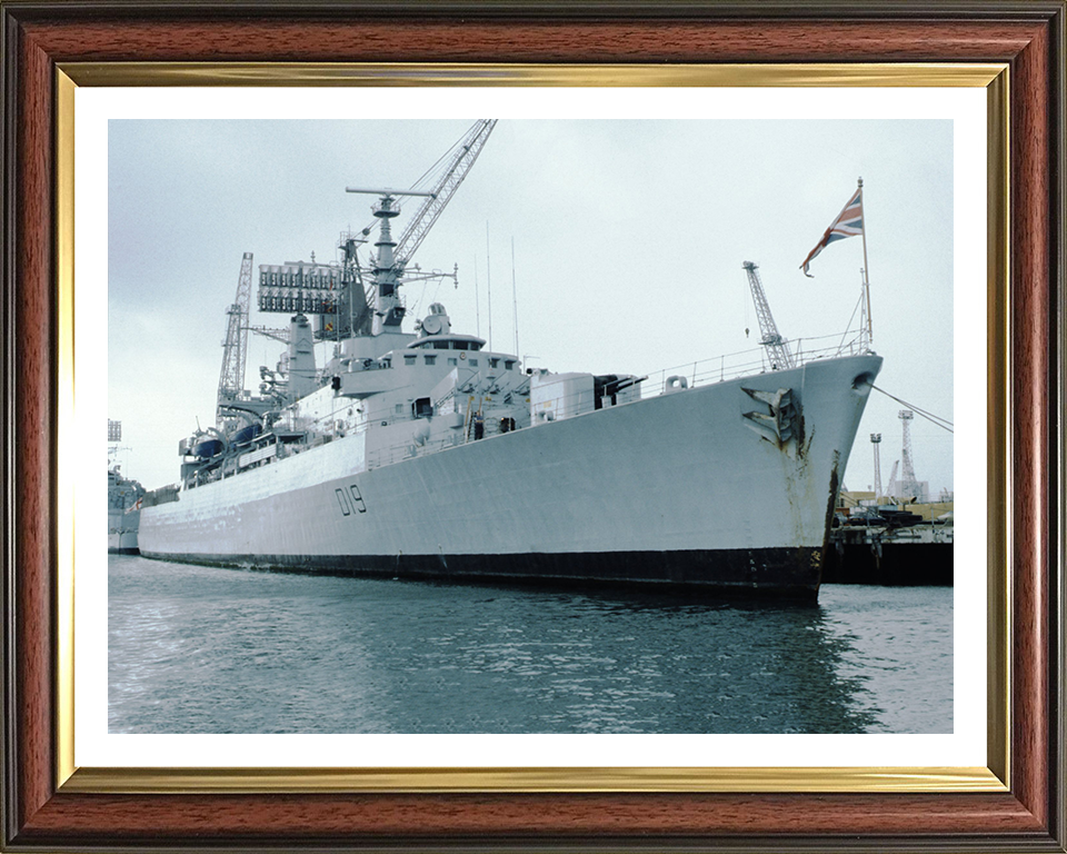 HMS Glamorgan D19 | Photo Print | Framed Print | County Class | Destroyer | Royal Navy Hampshire Prints