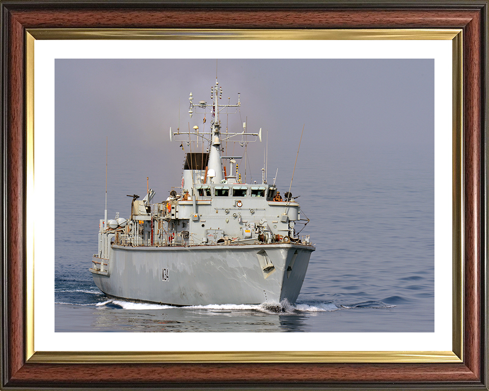HMS Middleton M34 | Photo Print | Framed Print | Hunt Class | Mine Warfare Vessel | Royal Navy Hampshire Prints