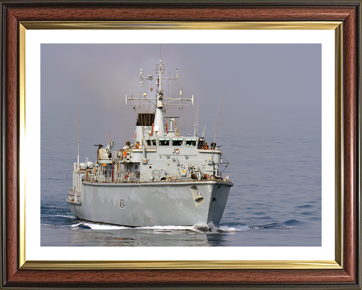 HMS Middleton M34 | Photo Print | Framed Print | Hunt Class | Mine Warfare Vessel | Royal Navy Hampshire Prints