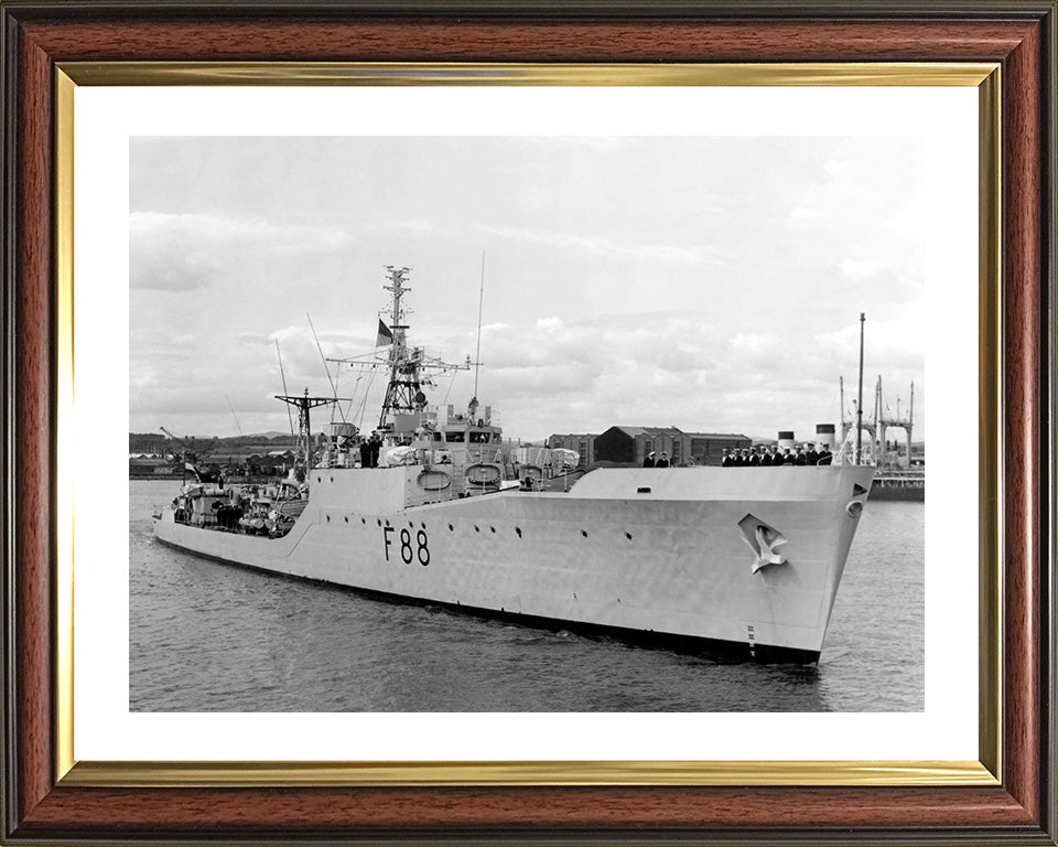 HMS Malcolm F88 Royal Navy Blackwood class frigate Photo Print or Framed Print - Hampshire Prints