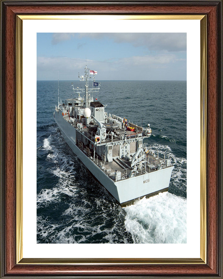 HMS Penzance M106 | Photo Print | Framed Print | Sandown Class | Minehunter | Royal Navy Hampshire Prints