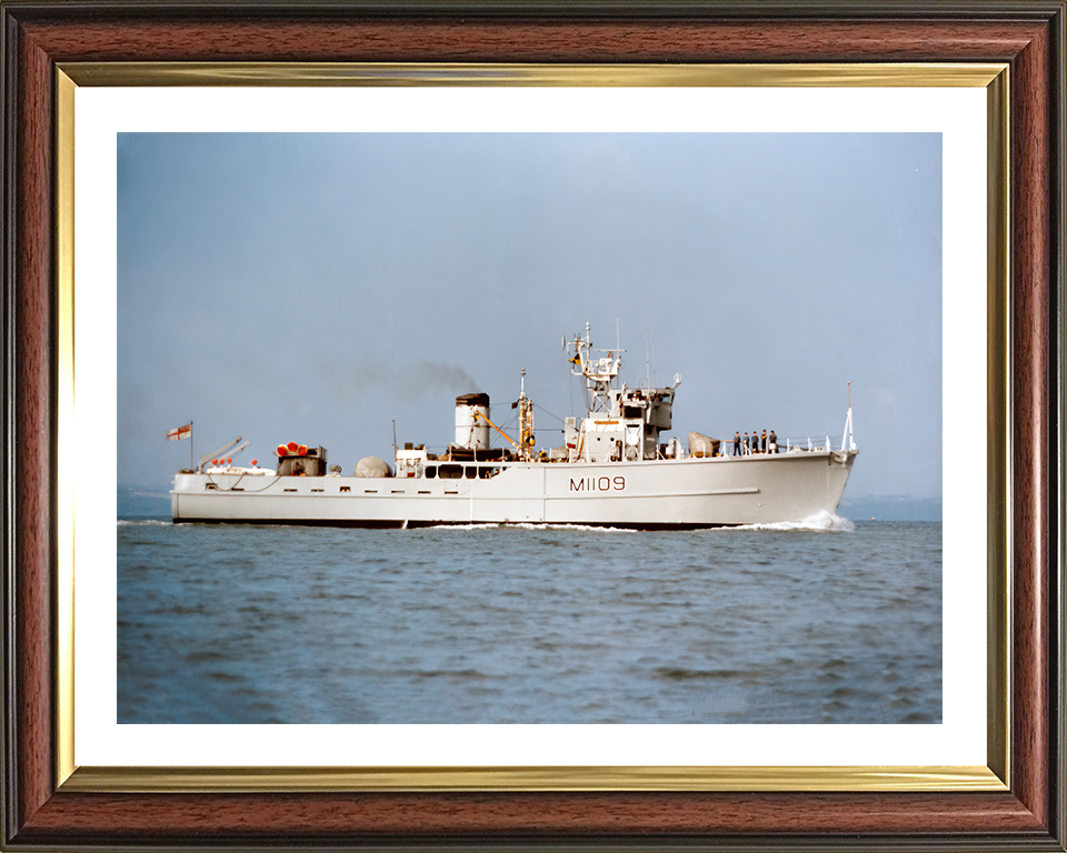 HMS Bickington M1109 | Photo Print | Framed Print | Ton Class | Minesweeper | Royal Navy Hampshire Prints