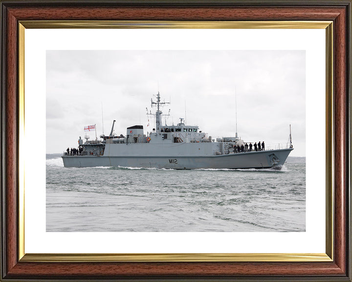 HMS Shoreham M112 | Photo Print | Framed Print | Sandown Class | Minehunter | Royal Navy Hampshire Prints