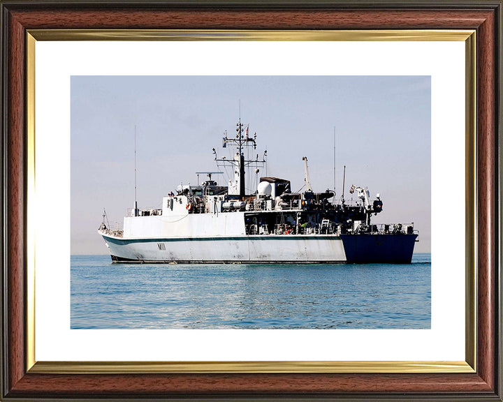 HMS Blyth M111 | Photo Print | Framed Print | Sandown Class | Minehunter | Royal Navy Hampshire Prints