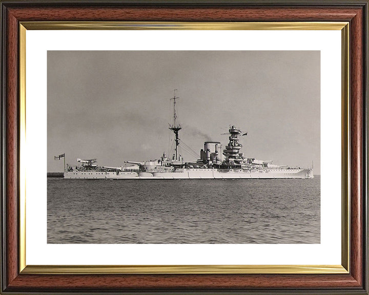 HMS Valiant (02) Royal Navy Queen Elizabeth class battleship Photo Print or Framed Print - Hampshire Prints