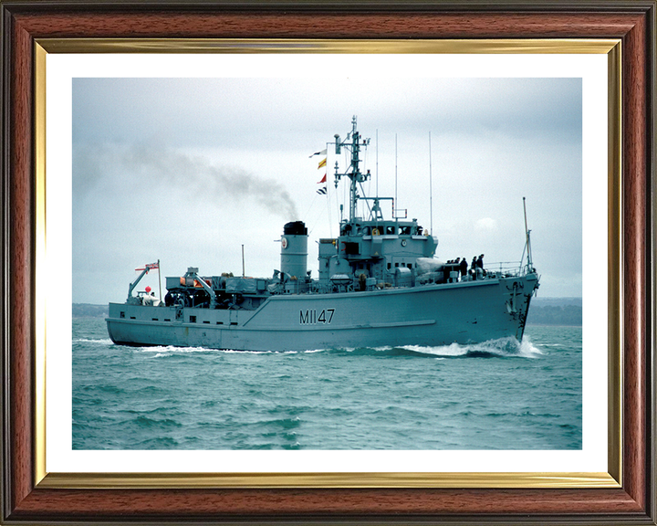 HMS Hubberston M1147 | Photo Print | Framed Print | Ton Class | Minesweeper | Royal Navy Posters, Prints, & Visual Artwork Hampshire Prints